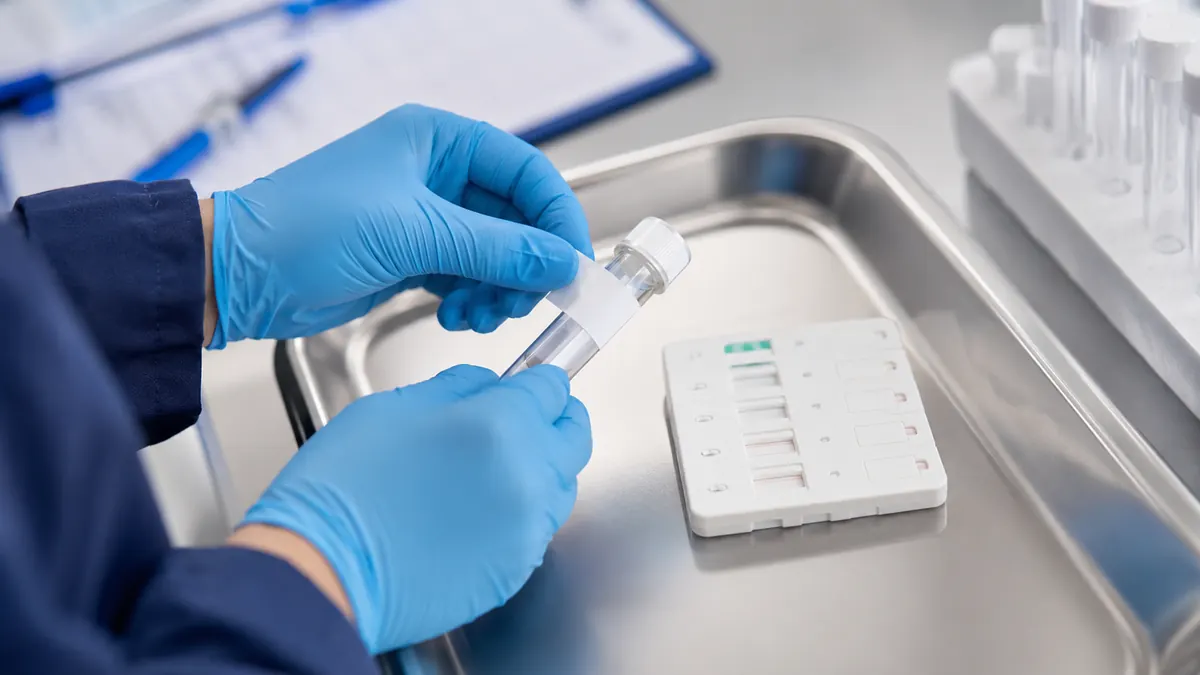 Muestra y panel de test toxicológico